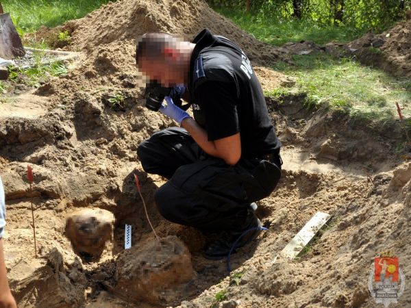 Szamoty - Policjanci ujawnili szczątki ofiar gangsterskich porachunków